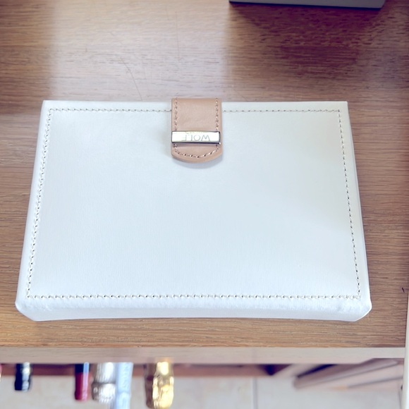 Wolf leather jewelry Box - Picture 10 of 16